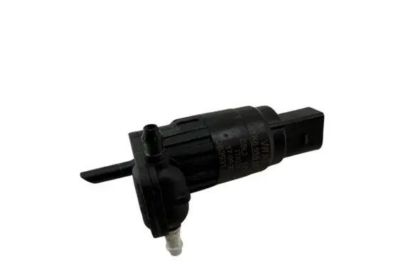 Volkswagen Golf VIII Windscreen/windshield washer pump 1K6955651