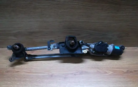 Mazda 2 Front wiper linkage and motor