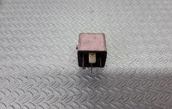 BMW 5 E39 Other relay 0332019168