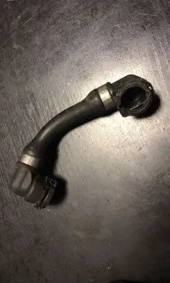 Engine coolant pipe/hose