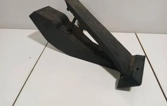 BMW 5 E60 E61 Accelerator throttle pedal 6766930 25916010