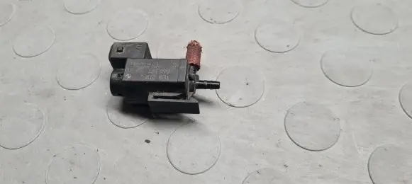 BMW X1 E84 Turbo solenoid valve 70231800 7810831 12T090