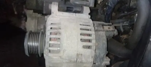 Volkswagen Golf V Generator/alternator 06F903023C
