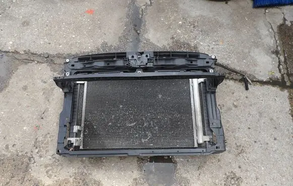 Volkswagen Golf VII Radiator support slam panel