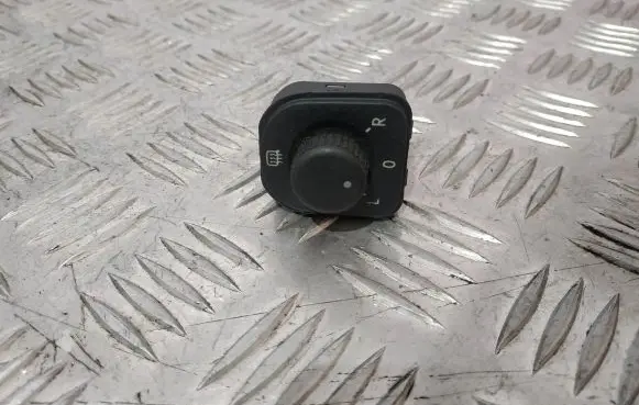 Volkswagen PASSAT B6 Wing mirror switch 1K0959565F