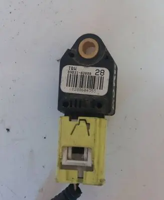 Toyota Auris 150 Airbag deployment crash/impact sensor 8983102080 1288604353