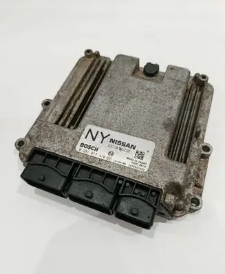 Nissan X-Trail T31 Engine control unit/module 237103UC9D 0281017470