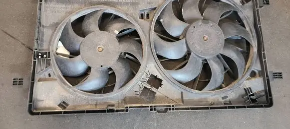Opel Movano B Electric radiator cooling fan 214815872R