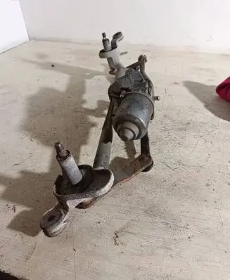 Mazda 5 Front wiper linkage and motor 1593000602