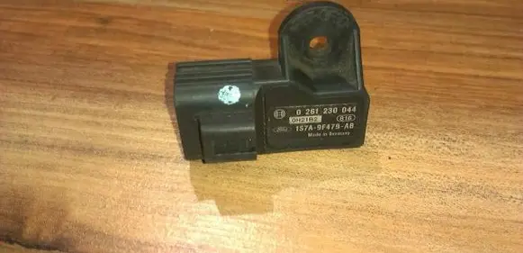 Ford Mondeo Mk III Air pressure sensor 0261230044 1s7a-9f479-ab
