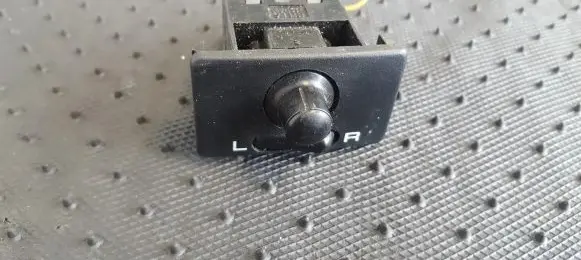 Nissan Almera Wing mirror switch