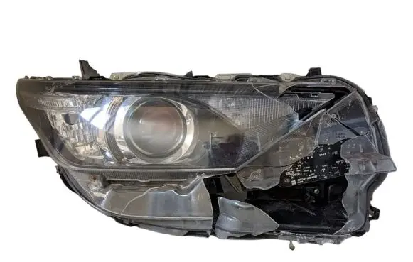 Toyota Auris E180 Headlight/headlamp 8111002K30 90070909