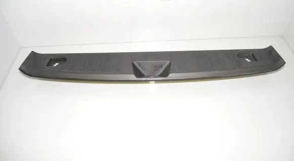 BMW i3 Tailgate/boot lid lock trim 7272383 51477272383