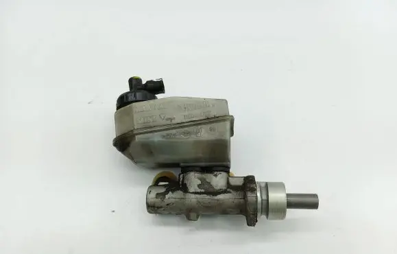 Renault Megane I Master brake cylinder 7700436913