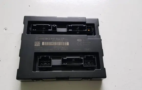 Audi A5 8T 8F Comfort/convenience module 8K0907064CP 0136511500