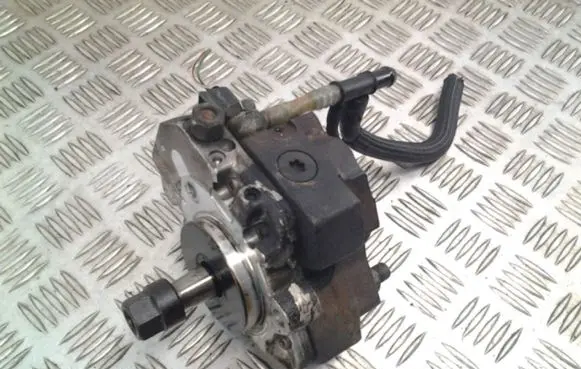 BMW 1 E81 E87 Fuel injection high pressure pump 0445010045