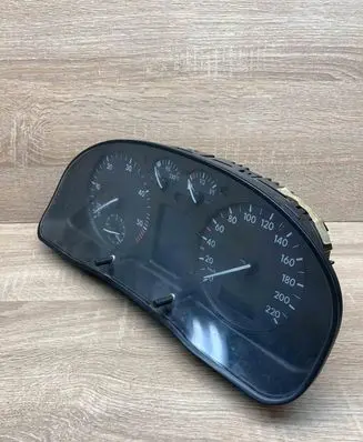 Volkswagen PASSAT B5 Speedometer (instrument cluster) 3B0919890B 110008777 003