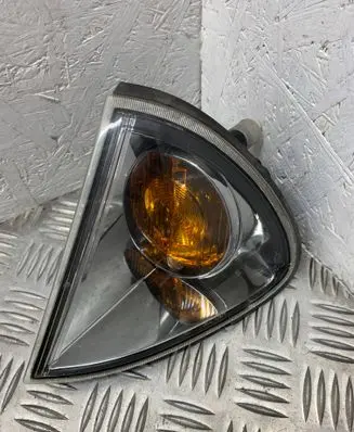 Toyota Avensis T220 Front fender indicator light 019794