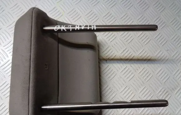 Skoda Octavia Mk2 (1Z) Front seat headrest 