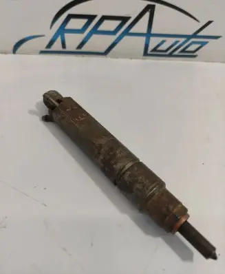 Audi A4 S4 B5 8D Fuel injector 028130201G