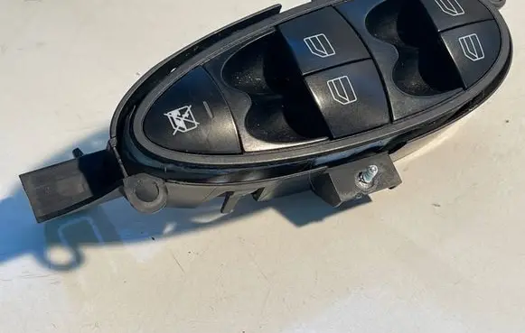 Mercedes-Benz E W211 Electric window control switch 501C034331000