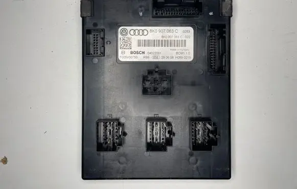 Audi A4 S4 B8 8K Comfort/convenience module 8K0907063C F005V00750
