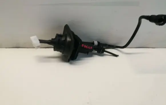 Ford Focus Clutch master cylinder KG19300