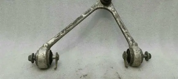 Jaguar XJ X350 Front upper control arm/wishbone C2C27997