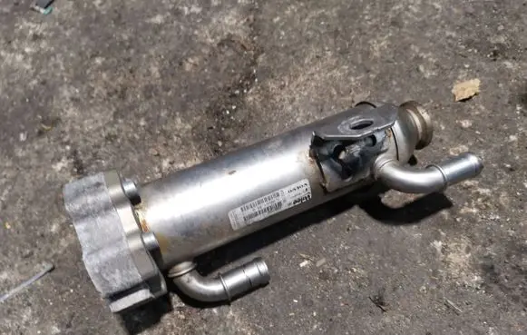 Volvo S80 EGR valve cooler 880182B
