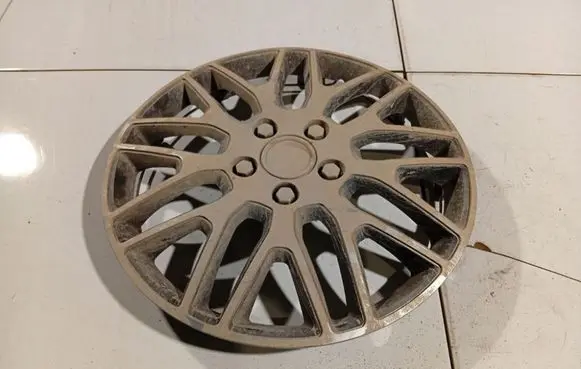 Skoda Fabia Mk1 (6Y) R14 wheel hub/cap/trim