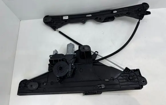 Opel Mokka X Front door window regulator with motor 9828130780