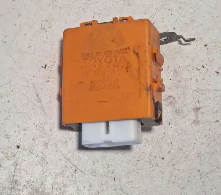 Toyota Prius (XW30) Central locking relay 8597047020 0515004171