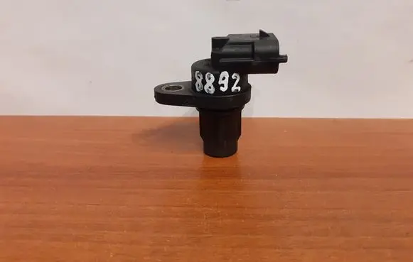 Mercedes-Benz C W204 Crankshaft position sensor 0232103050 8892