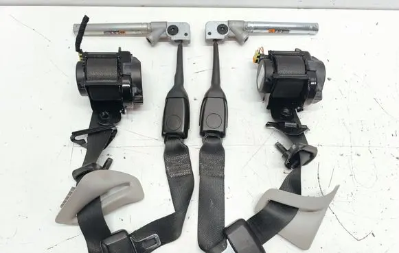 Opel Ampera Front seatbelt 22782759 22744331