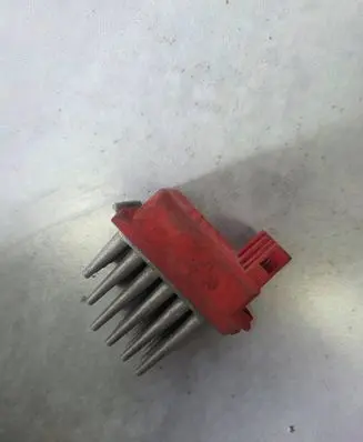 Audi A4 S4 B5 8D Heater blower motor/fan resistor 357907521