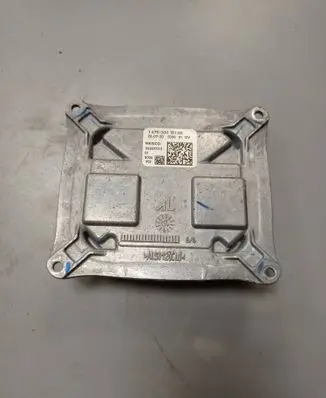 Chrysler Pacifica Headlight ballast module Xenon 147000015100