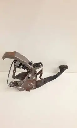 Toyota RAV 4 (XA30) Brake pedal
