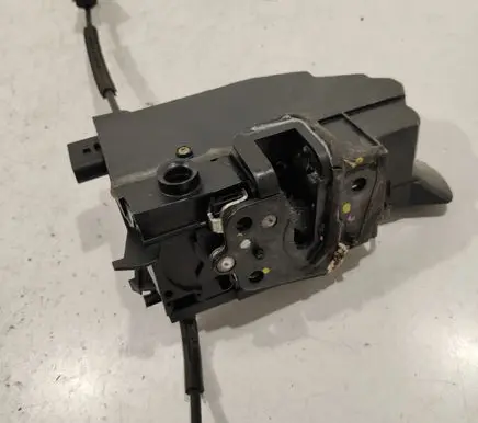 Peugeot 308 Front door lock 9810309380
