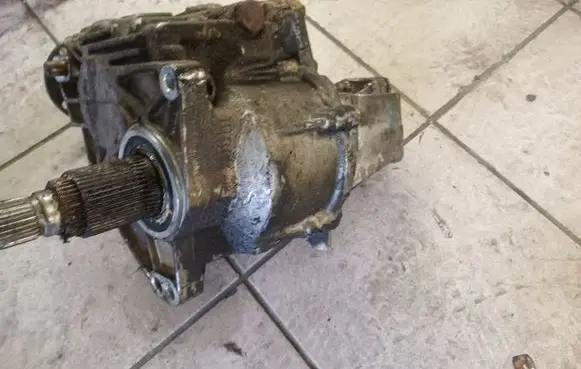 Hyundai Tucson JM Gearbox transfer box case Y031201329