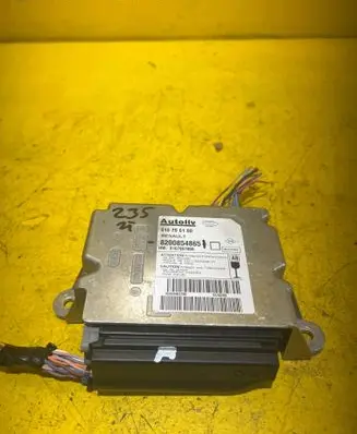 Renault Clio III Airbag control unit/module 8200854865