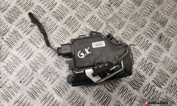 Audi A6 S6 C5 4B Rear door lock 4B0820043AR