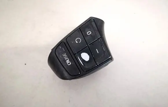Steering wheel buttons/switches