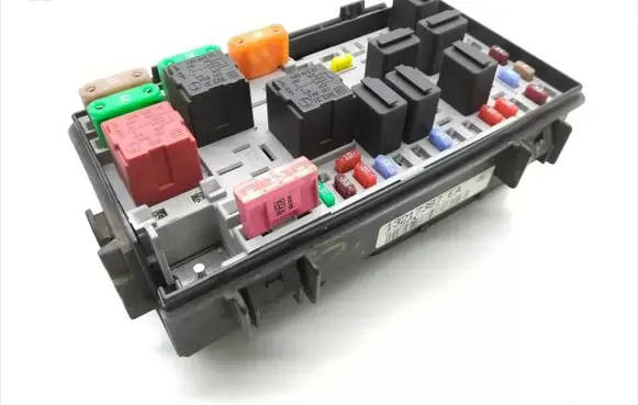 Opel Corsa D Fuse module 13217387 13217387EA