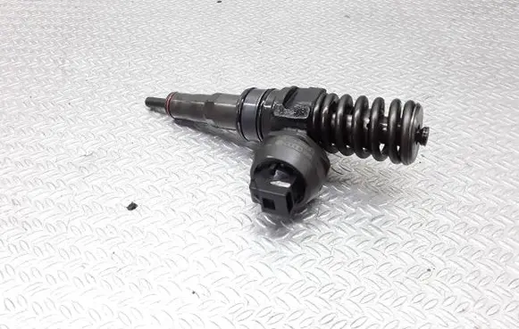 Audi A4 S4 B6 8E 8H Fuel injector 038130073BA