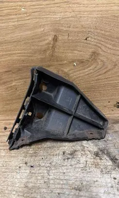 Volvo C70 Front bumper mounting bracket 08620373