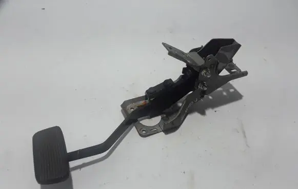 Ford Ranger Brake pedal AB312L388DE