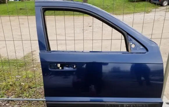Jeep Grand Cherokee (WK) Front door