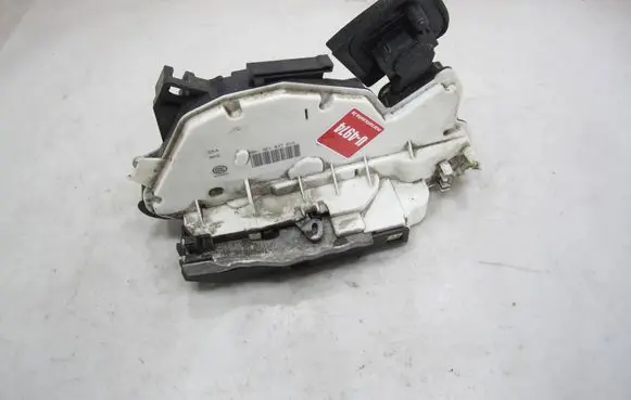 Skoda Octavia Mk3 (5E) Front door lock 5E1837015