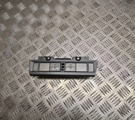 Ford Focus Windscreen/window heater switch 8M5113D734A