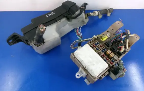 Toyota Corolla E110 Fuse box set 82641-02050